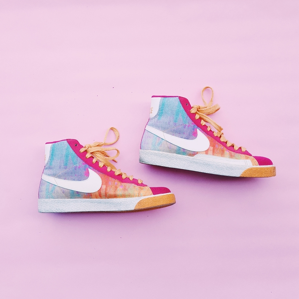 Nike Blazer High Top Brilliant Magenta Multi Color